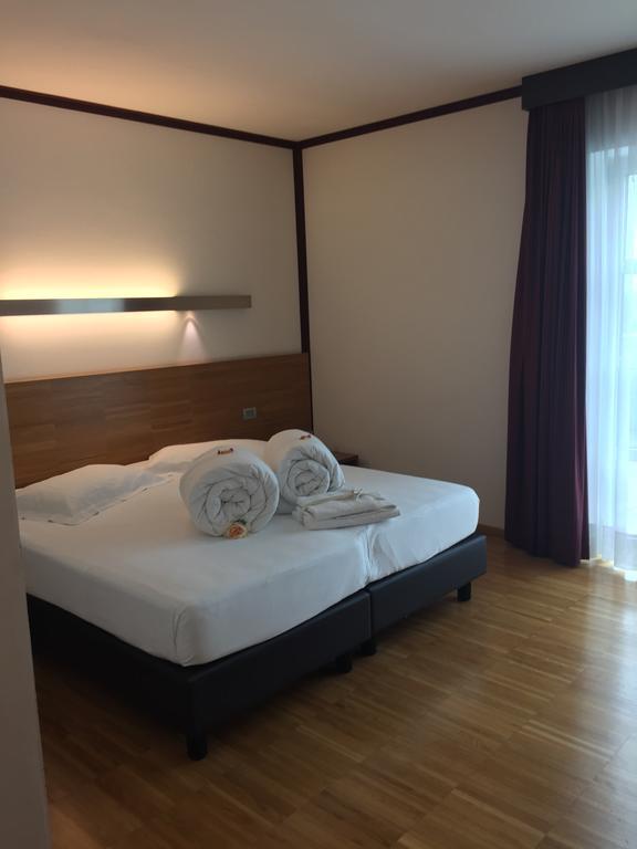 Al Marinaio Hotel Garni Trento Exteriör bild