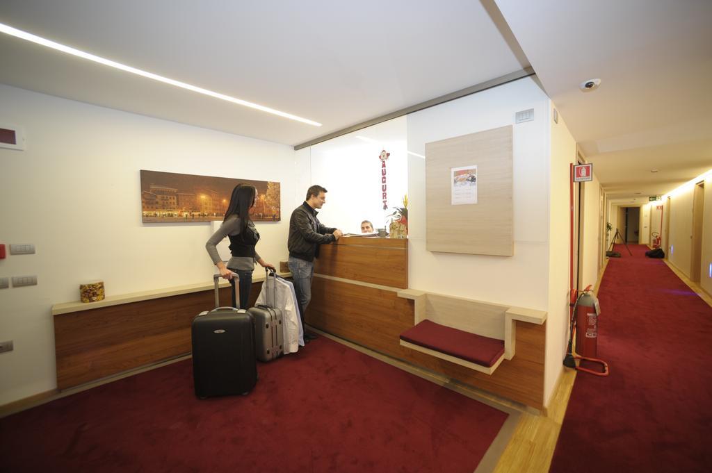 Al Marinaio Hotel Garni Trento Exteriör bild