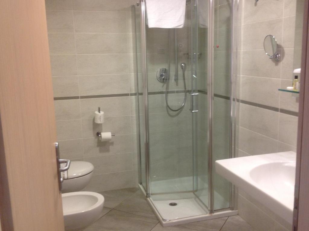 Al Marinaio Hotel Garni Trento Rum bild