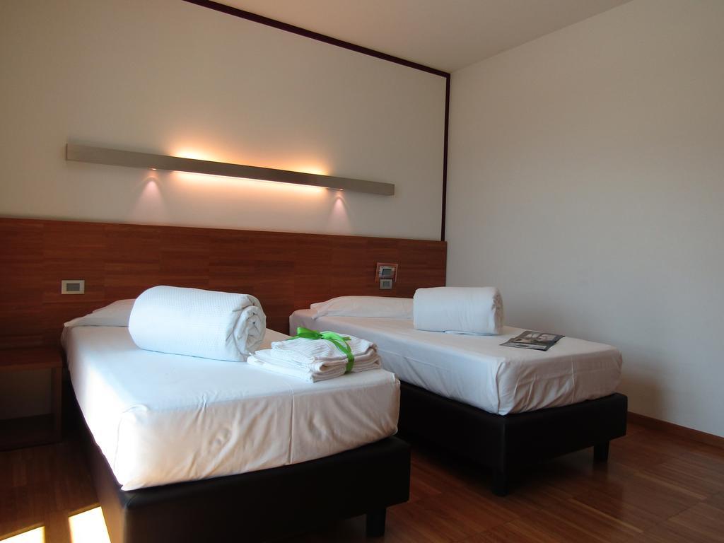 Al Marinaio Hotel Garni Trento Exteriör bild